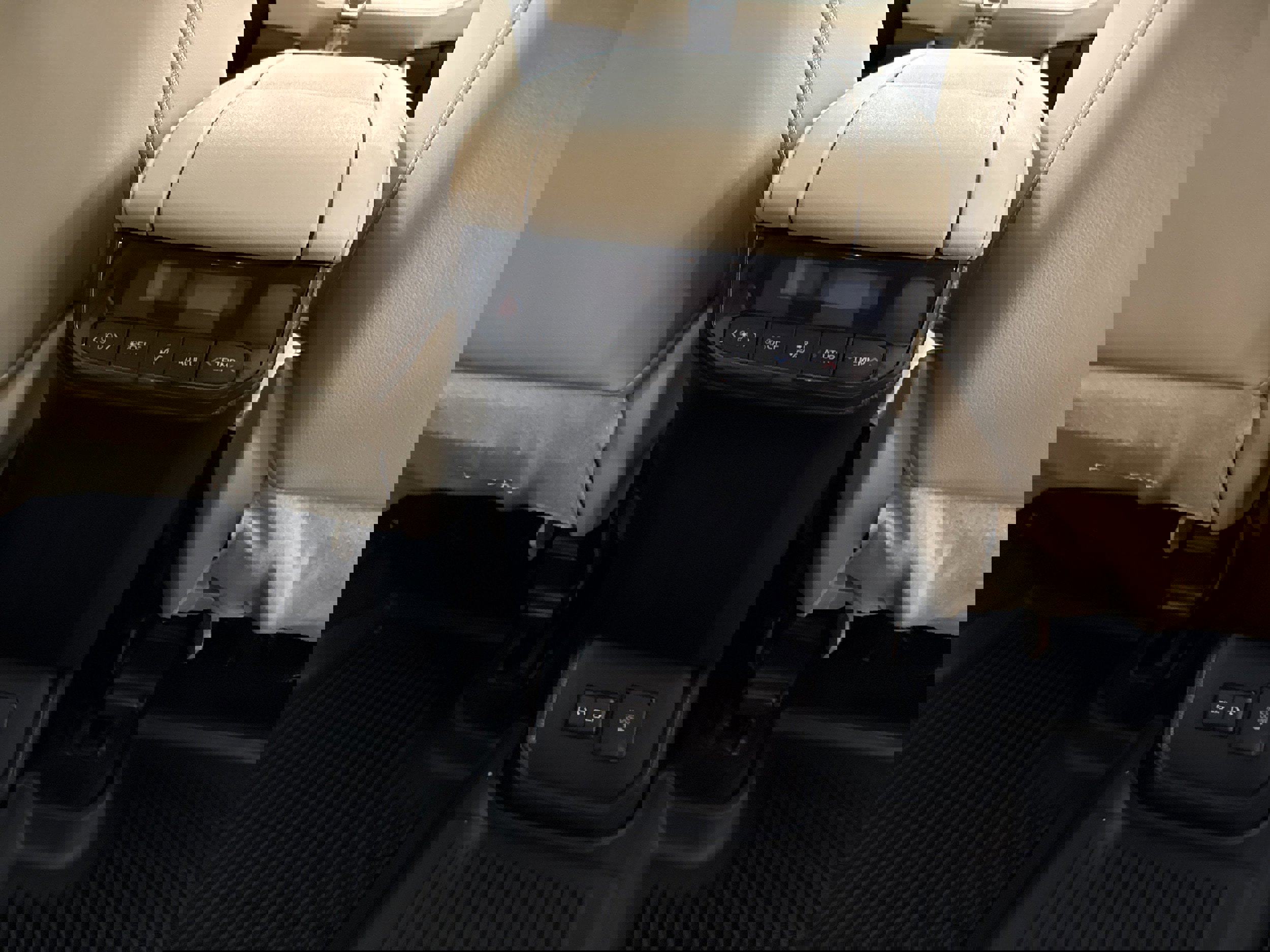 Used 2023 Toyota Highlander Limited image 22