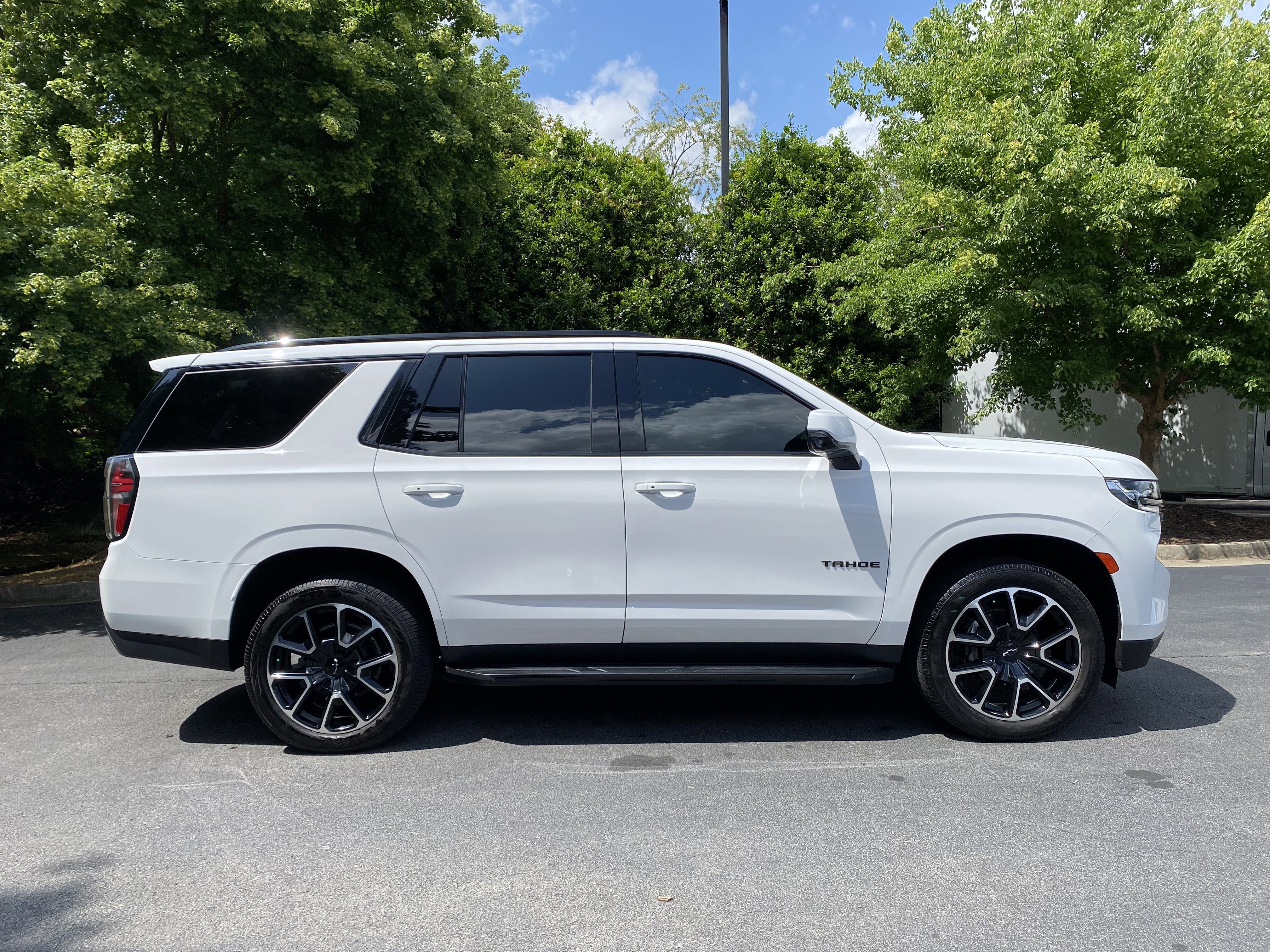 Used 2022 Chevrolet Tahoe RST w/ Luxury Package AWD/4WD image 10