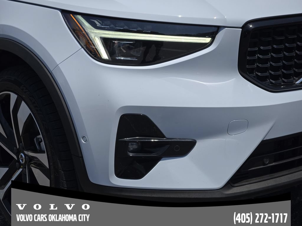 Certified 2024 Volvo XC40 B5 Ultimate w/ Protection Package Premier AWD/4WD image 7