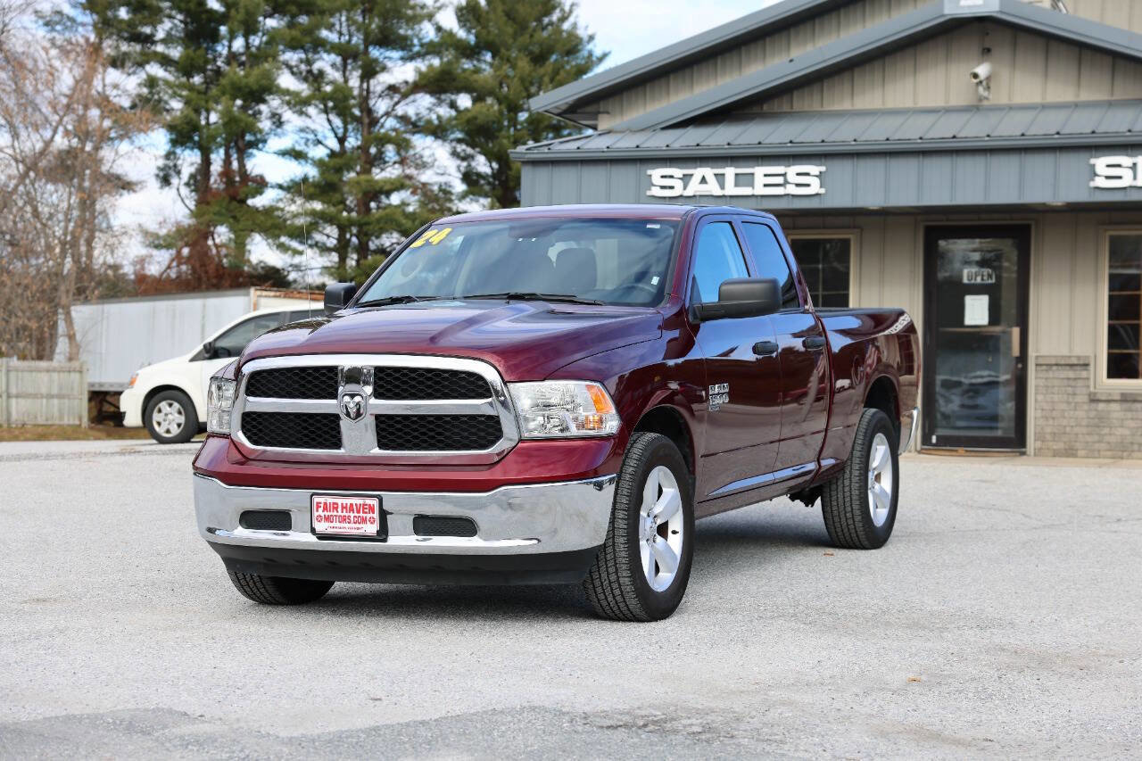 Used 2024 RAM 1500 Classic SLT AWD/4WD image 1