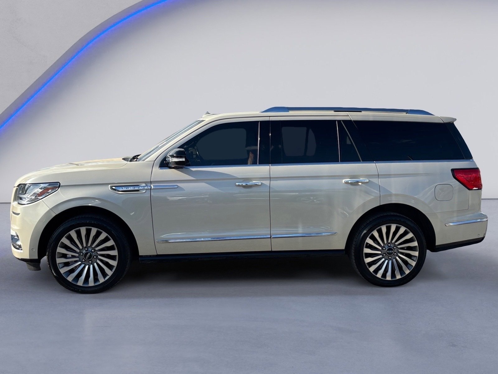 Used 2018 Lincoln Navigator Reserve w/ Technology Package image 12