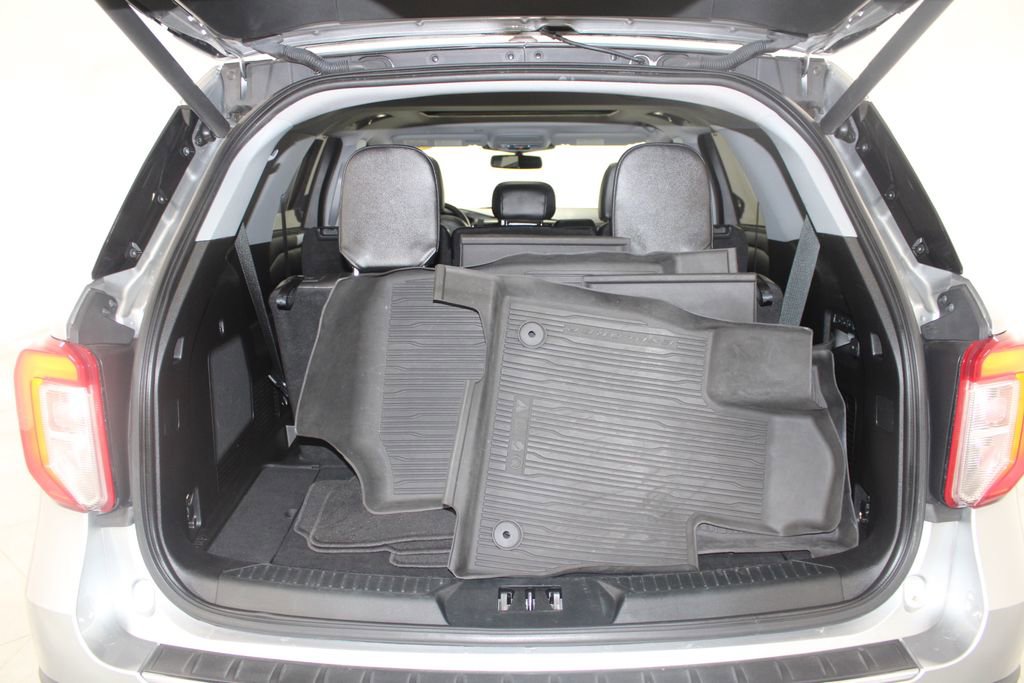 Used 2021 Ford Explorer Limited w/ Equipment Group 301A image 14