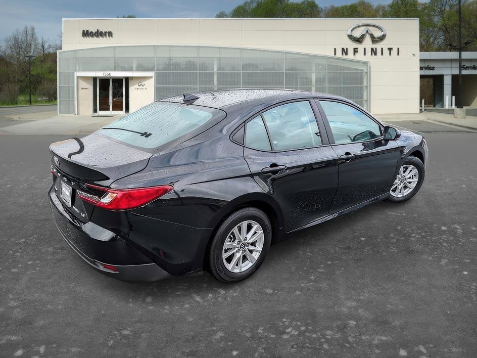 Used 2025 Toyota Camry LE FWD image 4