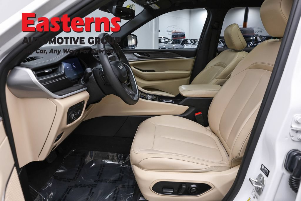 Used 2024 Jeep Grand Cherokee Limited 4xe AWD/4WD image 14