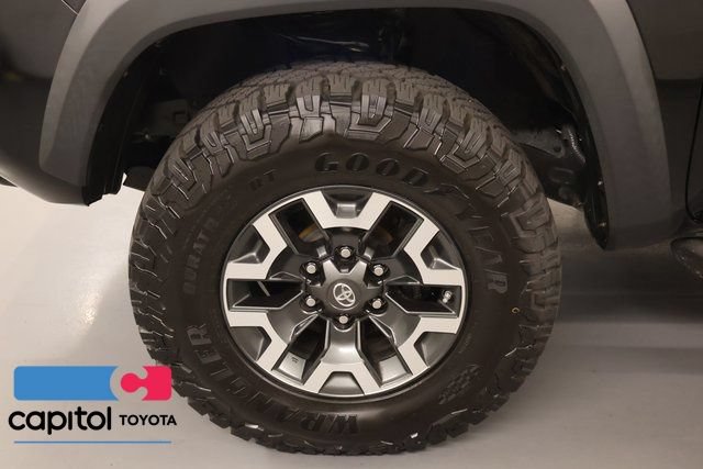 Used 2019 Toyota Tacoma TRD Off-Road w/ TRD Premium Off Road Package AWD/4WD image 7