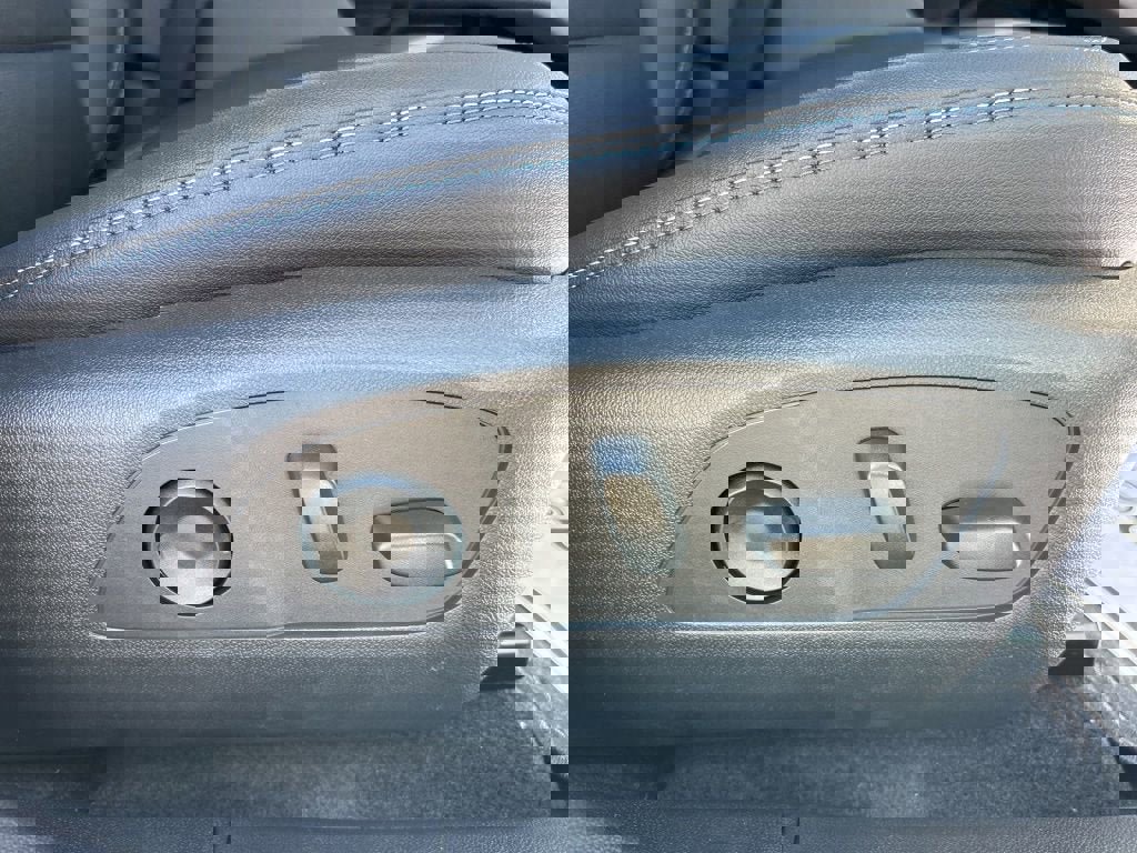 New 2026 Chevrolet Equinox EV LT image 33