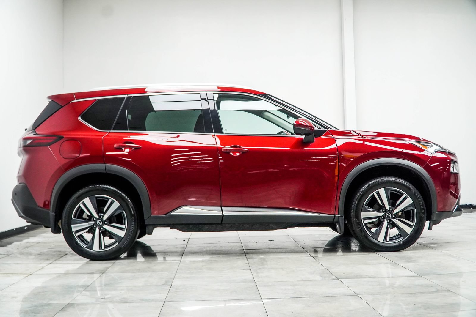 Used 2023 Nissan Rogue SL w/ SL Premium Package AWD/4WD image 8