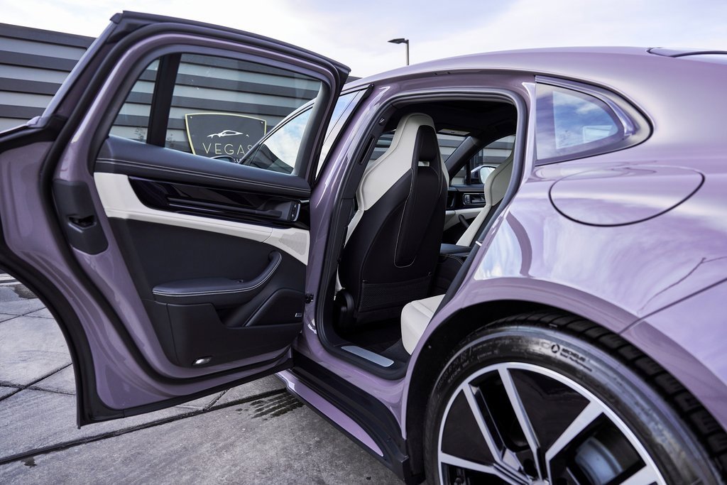 Used 2025 Porsche Panamera 4 w/ Premium Package image 33