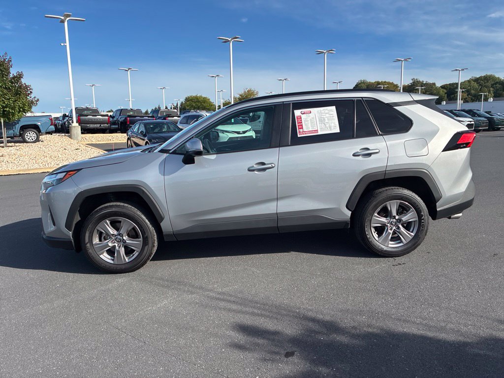 Used 2025 Toyota RAV4 XLE AWD/4WD image 16