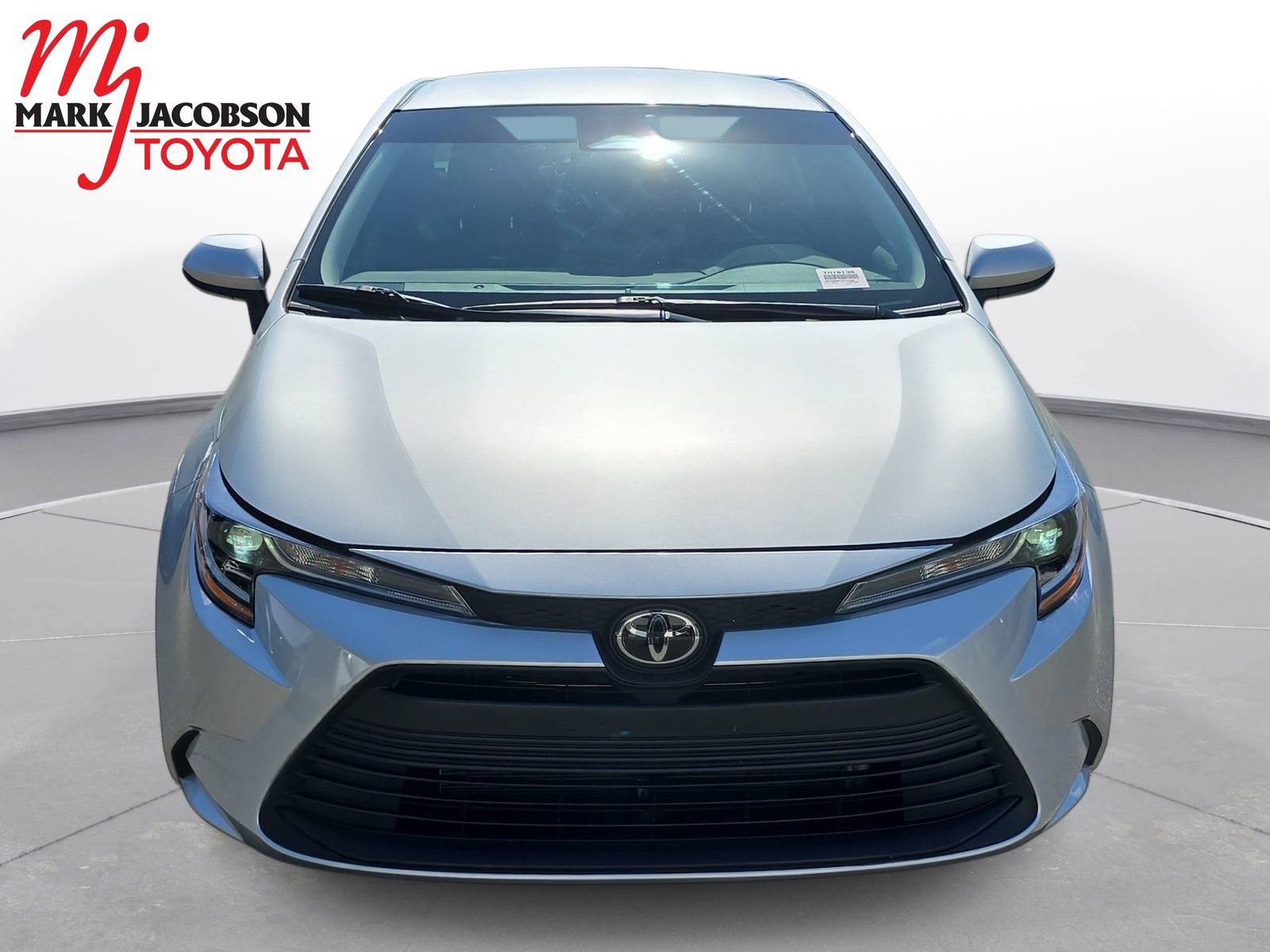 Used 2025 Toyota Corolla LE FWD image 2