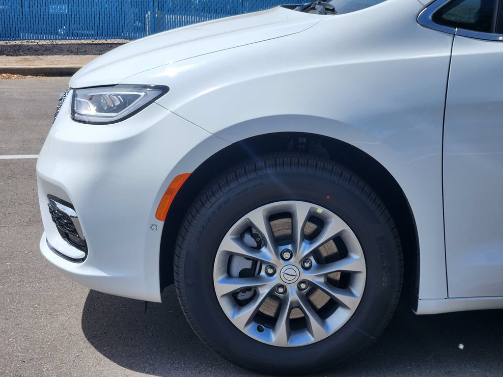 New 2026 Chrysler Pacifica Limited AWD/4WD image 9
