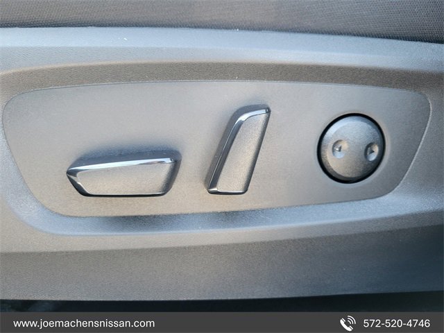 New 2025 Nissan Pathfinder SV image 30