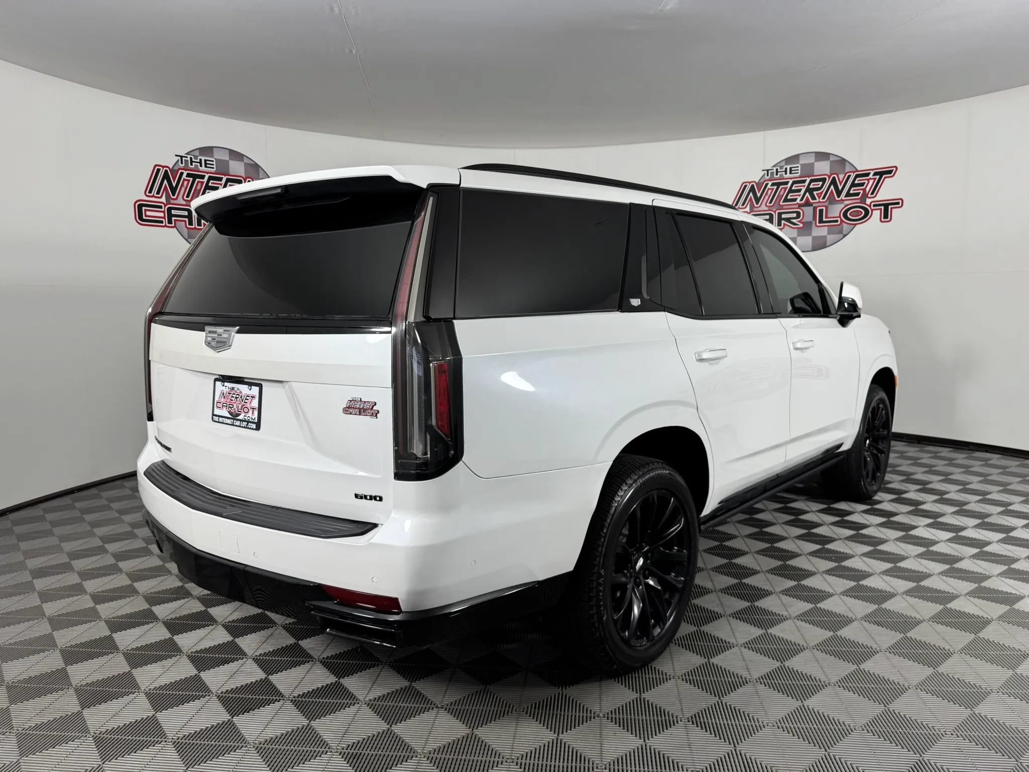 Used 2024 Cadillac Escalade Sport Platinum w/ LPO, ONYX Package AWD/4WD image 7