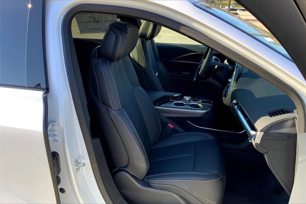 New 2025 Cadillac Lyriq Luxury image 34