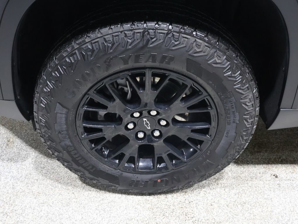 Used 2025 Chevrolet Traverse Z71 image 10