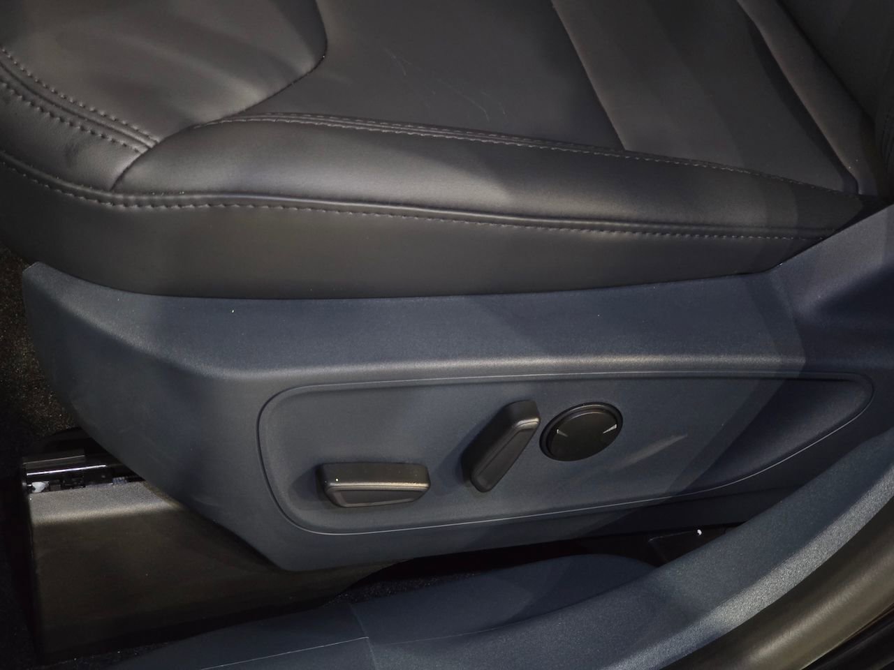 New 2025 Ford Maverick Lariat w/ Black Appearance Package image 20