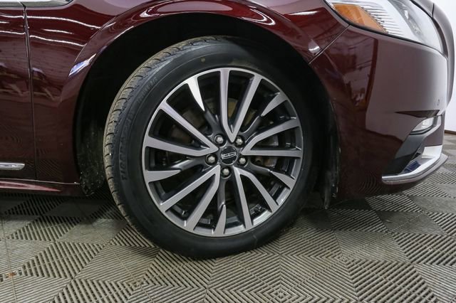 Used 2018 Lincoln Continental Select AWD/4WD image 14