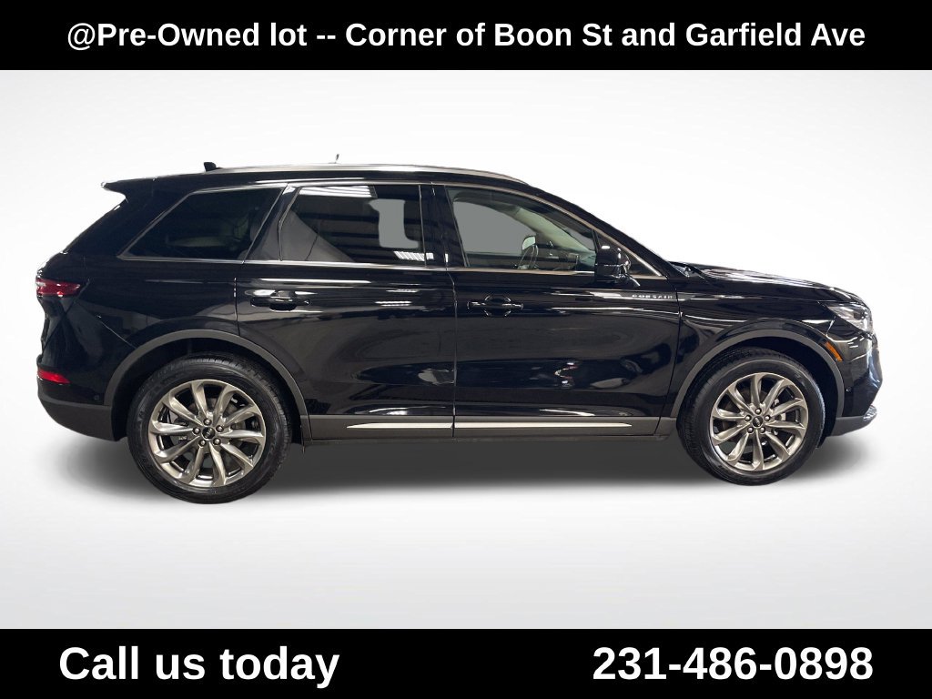 Used 2021 Lincoln Corsair AWD w/ Premium Package image 6