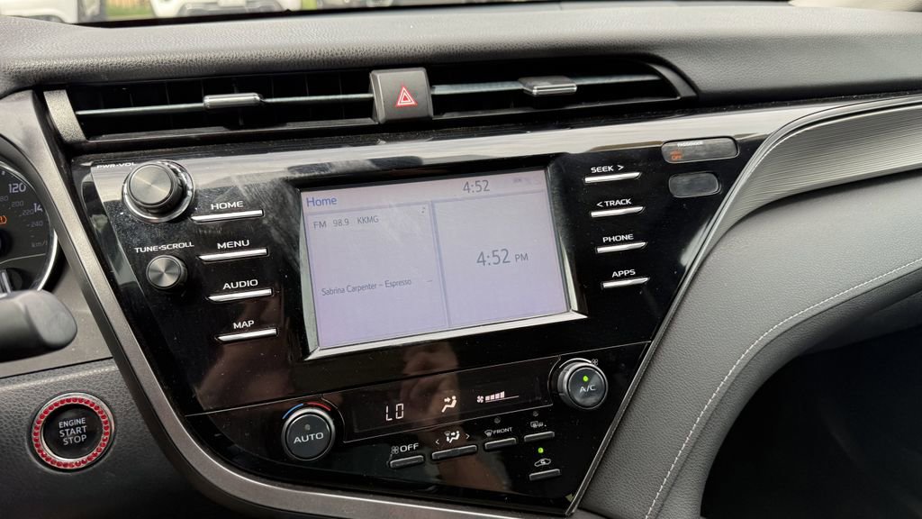 Used 2019 Toyota Camry SE w/ Convenience Package FWD image 4
