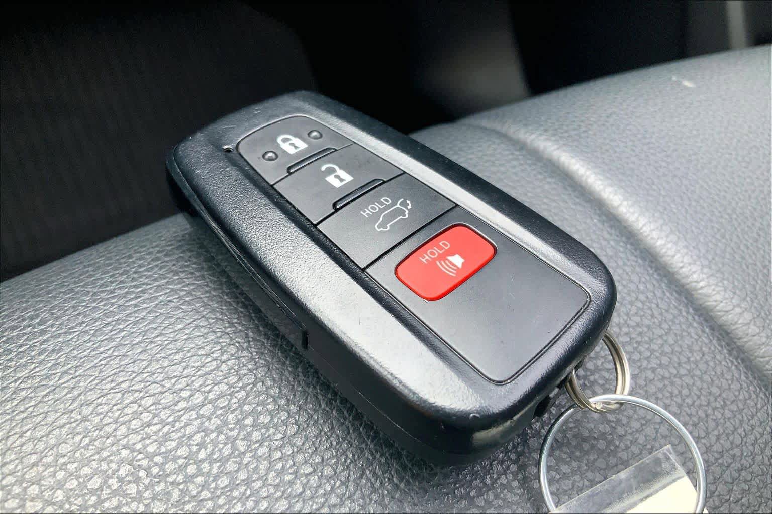 Used 2022 Toyota Highlander XSE FWD image 15