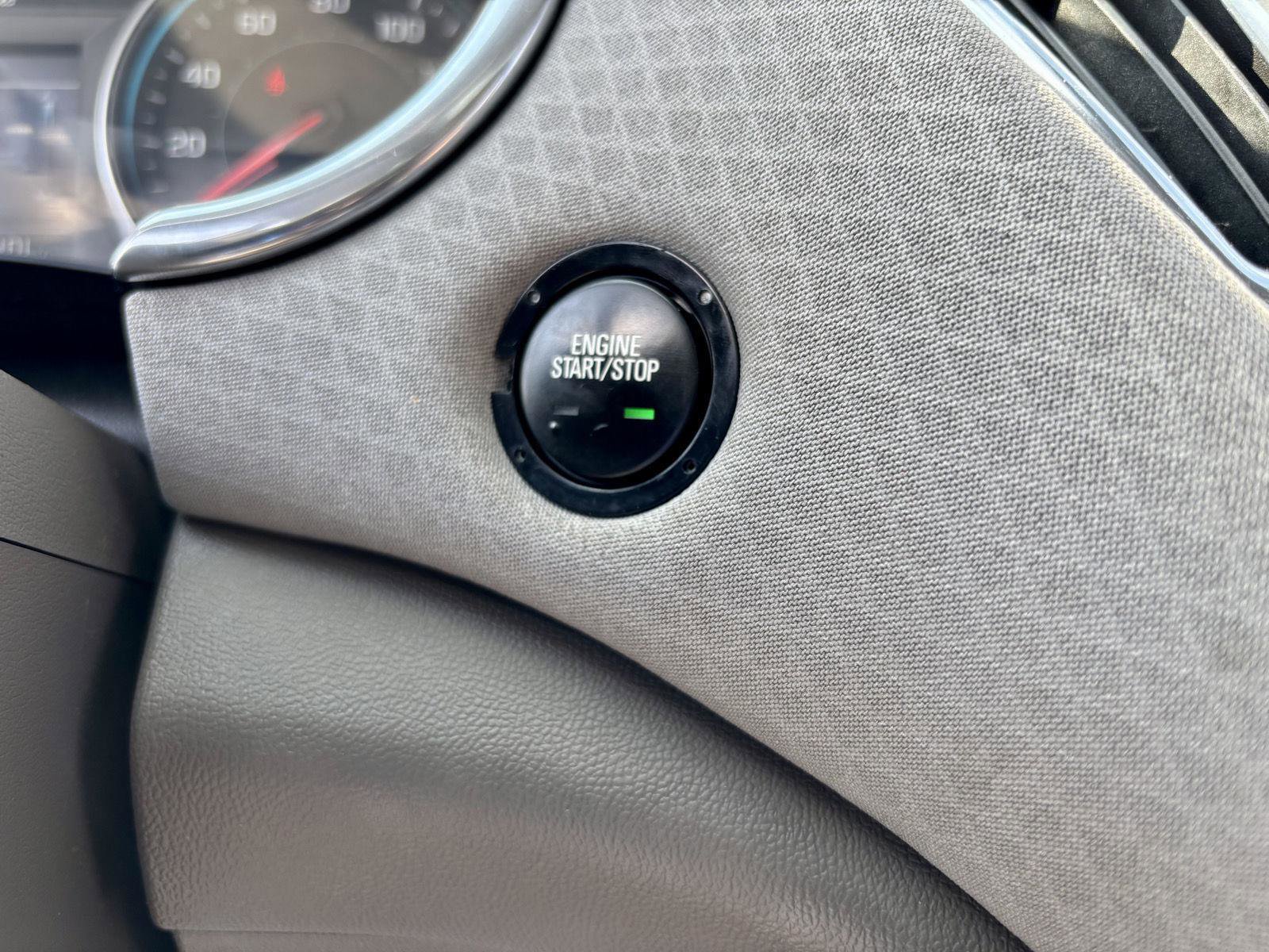 Used 2018 Chevrolet Malibu LT FWD image 5