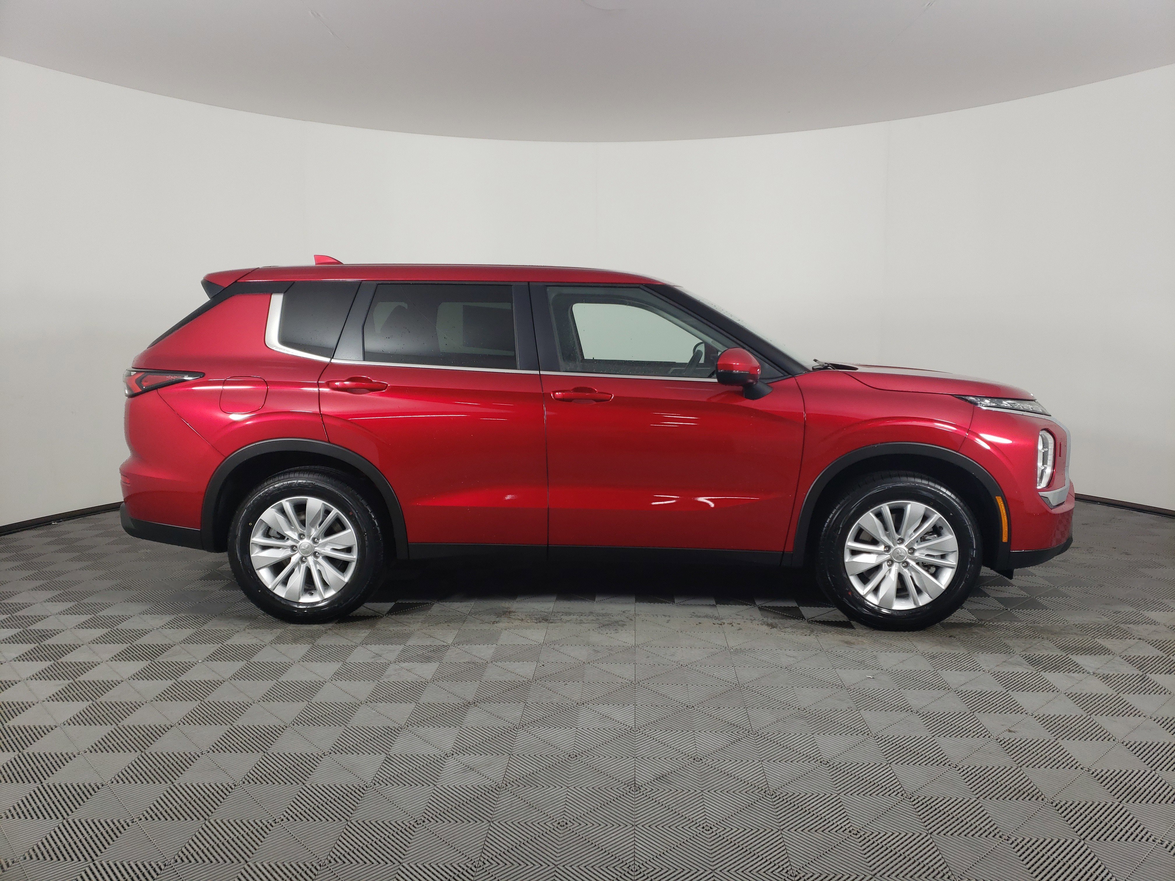 New 2026 Mitsubishi Outlander ES image 5