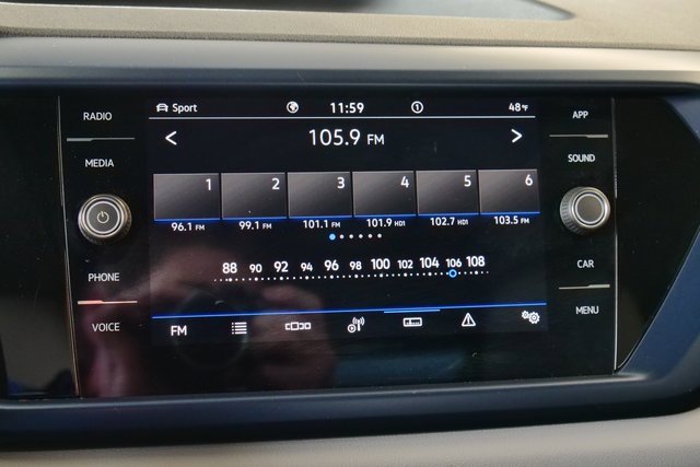 Used 2022 Volkswagen Taos SE w/ Panoramic Sunroof Package image 19