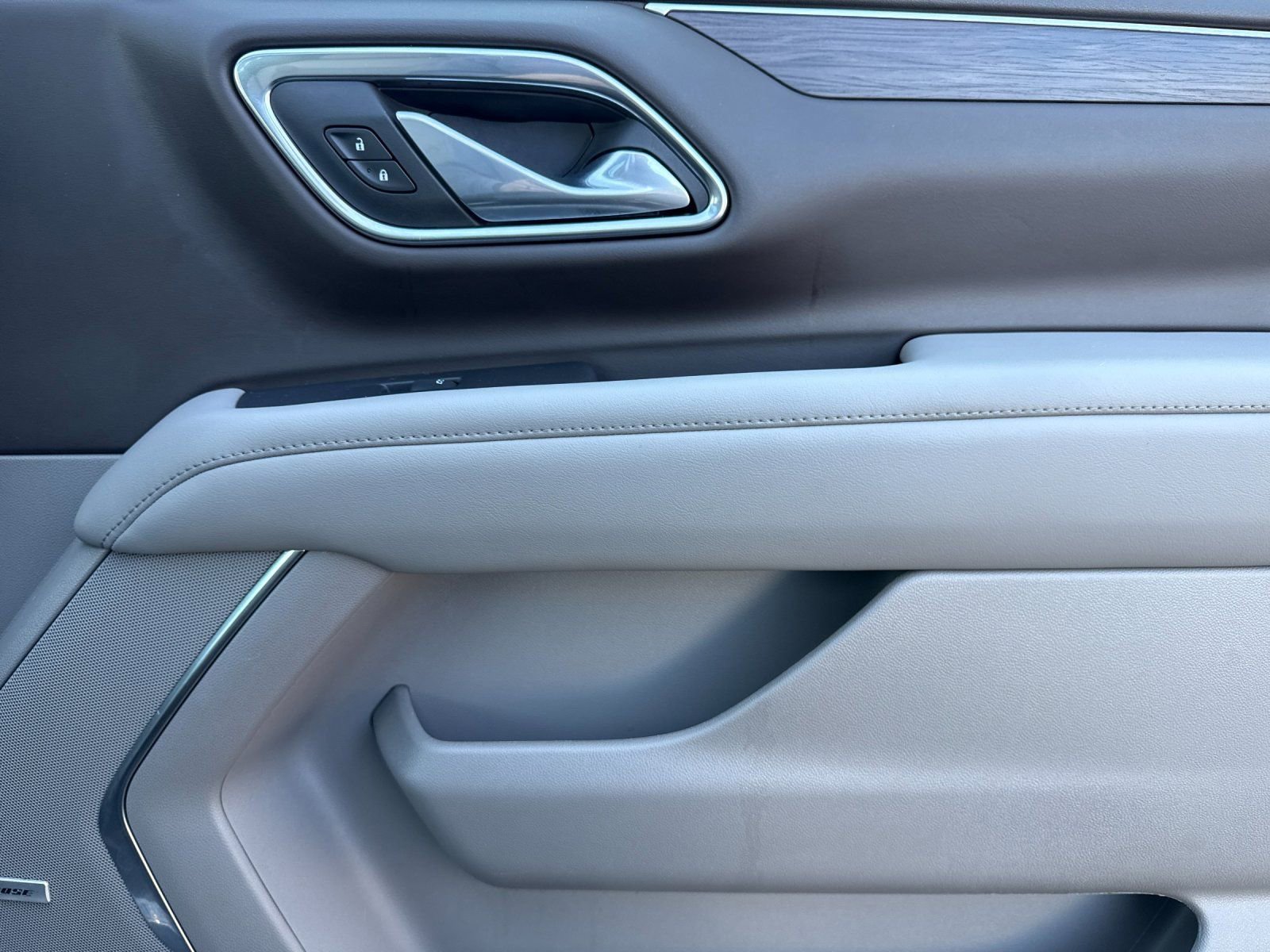 Used 2023 Chevrolet Suburban Z71 w/ Luxury Package image 21