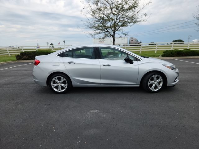 Used 2017 Chevrolet Cruze Premier FWD image 11