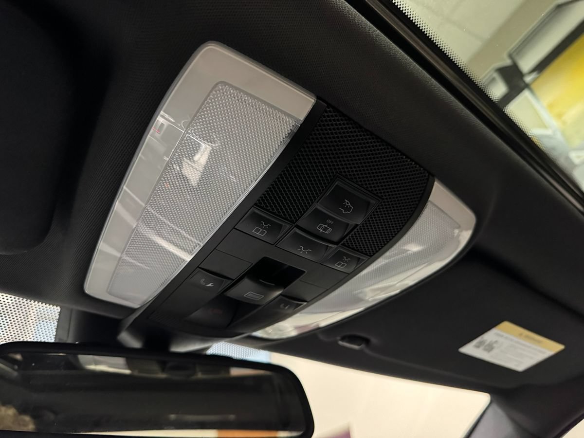 Used 2013 Mercedes-Benz C 300 4MATIC Sedan image 37