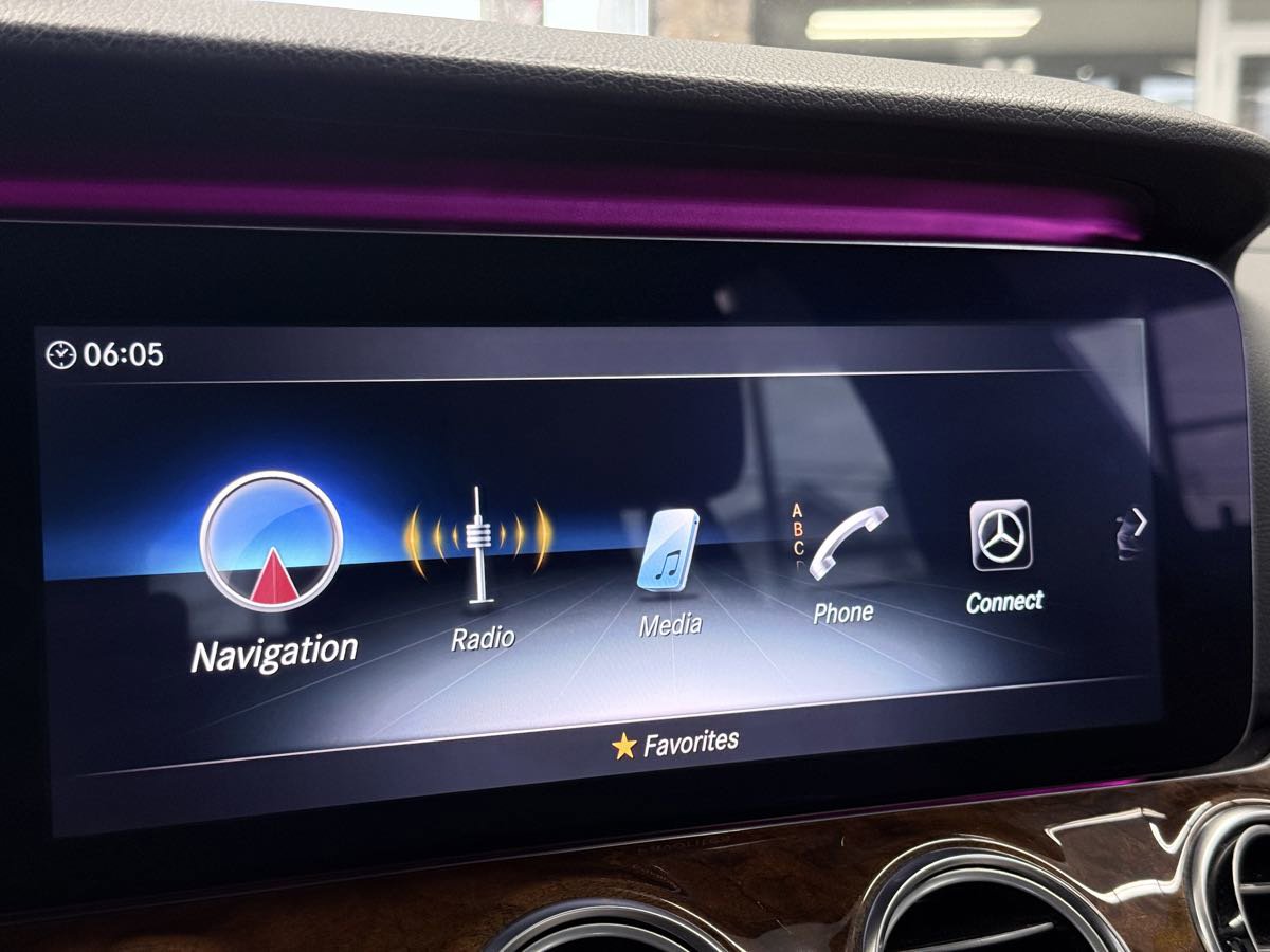 Used 2018 Mercedes-Benz E 400 4MATIC Wagon image 56