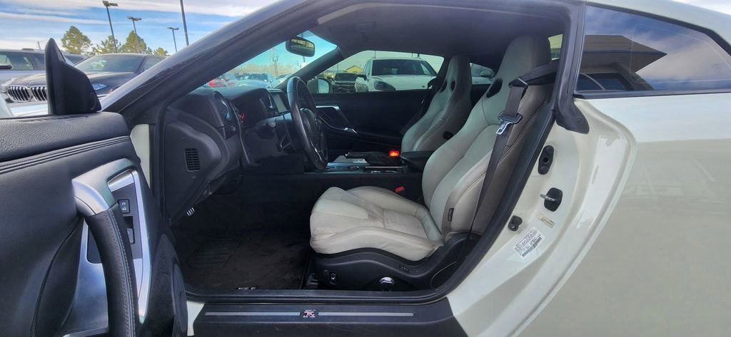 Used 2009 Nissan GT-R Premium image 5