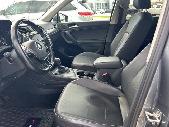 Used 2019 Volkswagen Tiguan SE w/ Panoramic Sunroof Package FWD image 31