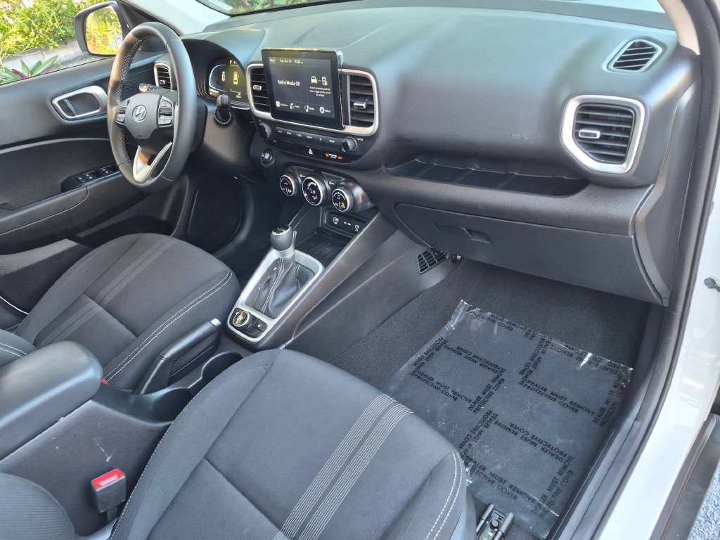 Used 2026 Hyundai Venue SEL FWD image 30