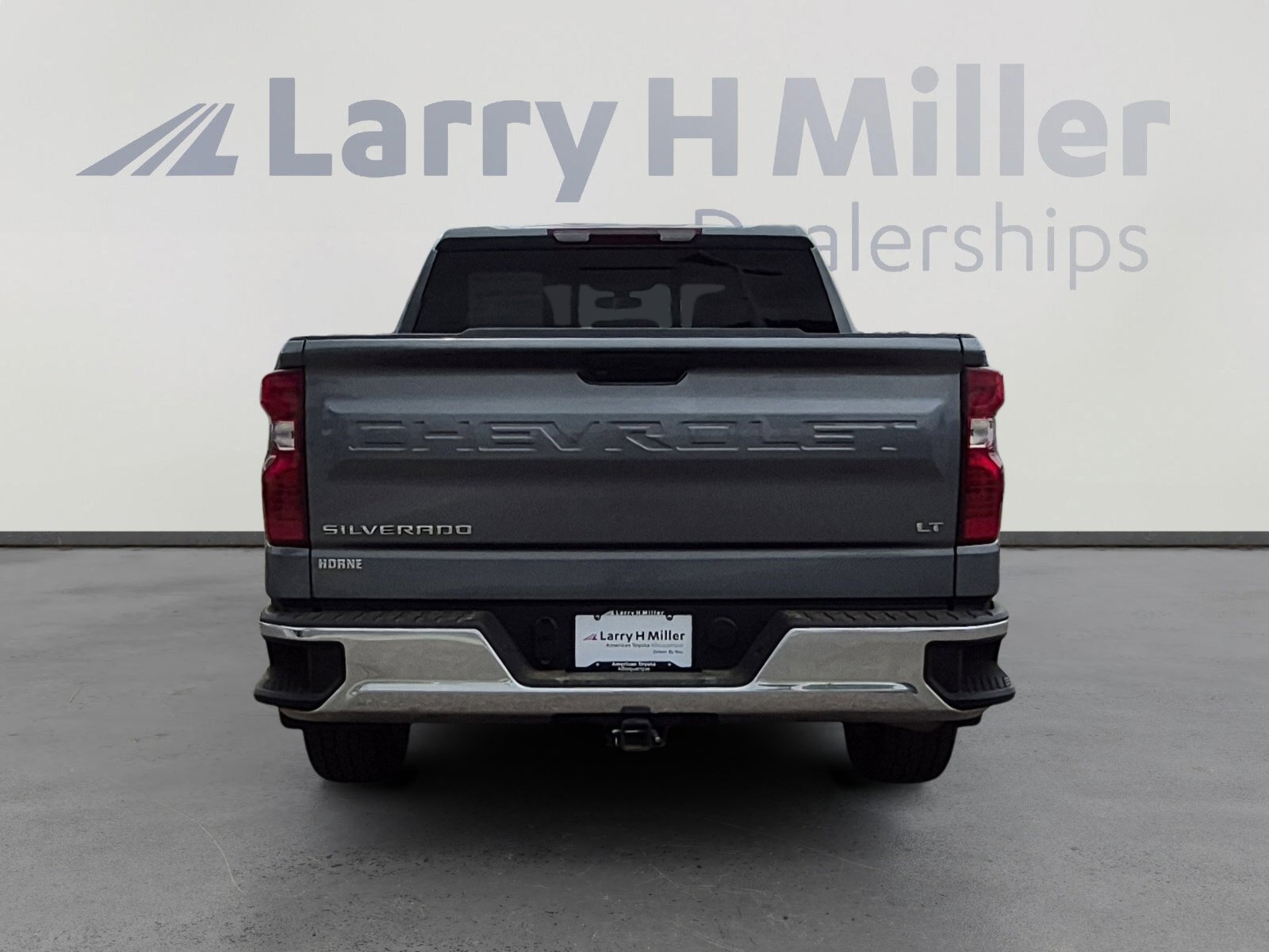 Used 2021 Chevrolet Silverado 1500 LT w/ Convenience Package II AWD/4WD image 4