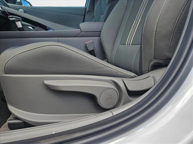 New 2025 Hyundai Elantra Blue image 4