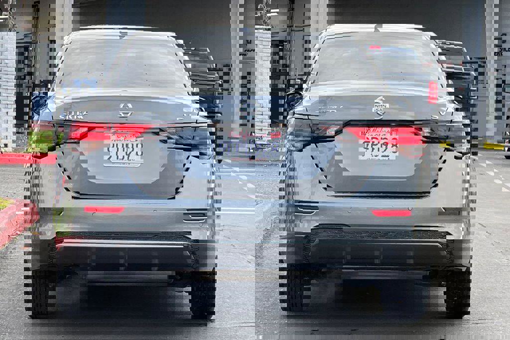 Used 2023 Nissan Sentra SV w/ All-Weather Package image 5