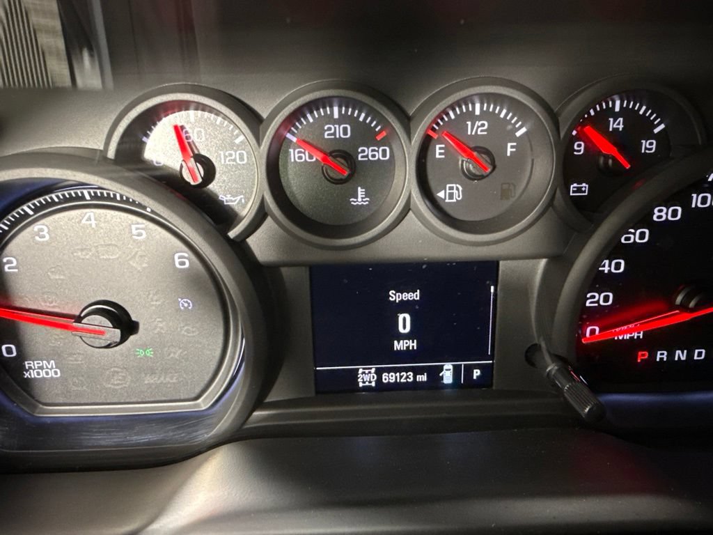 Used 2019 Chevrolet Silverado 1500 Custom Trail Boss w/ Custom Convenience Package AWD/4WD image 16