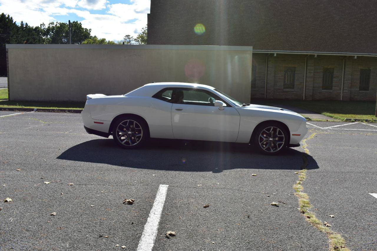Used 2015 Dodge Challenger R/T w/ Quick Order Package 28B R/T RWD image 8