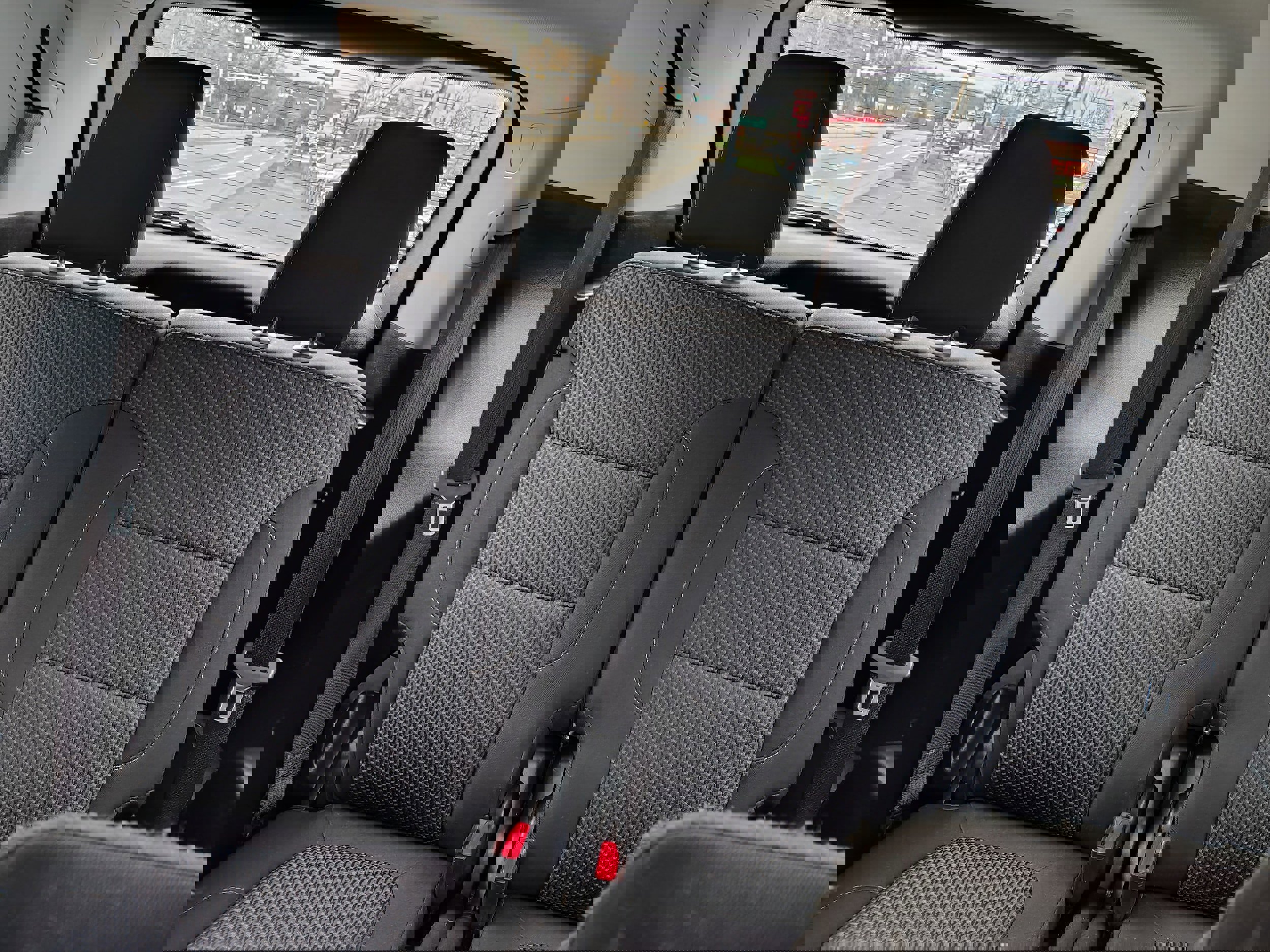 Used 2023 GMC Acadia SLE w/ Driver Convenience Package image 23