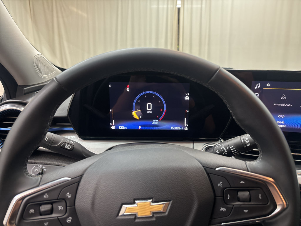 Used 2025 Chevrolet Trax LT w/ LT Convenience Package FWD image 21