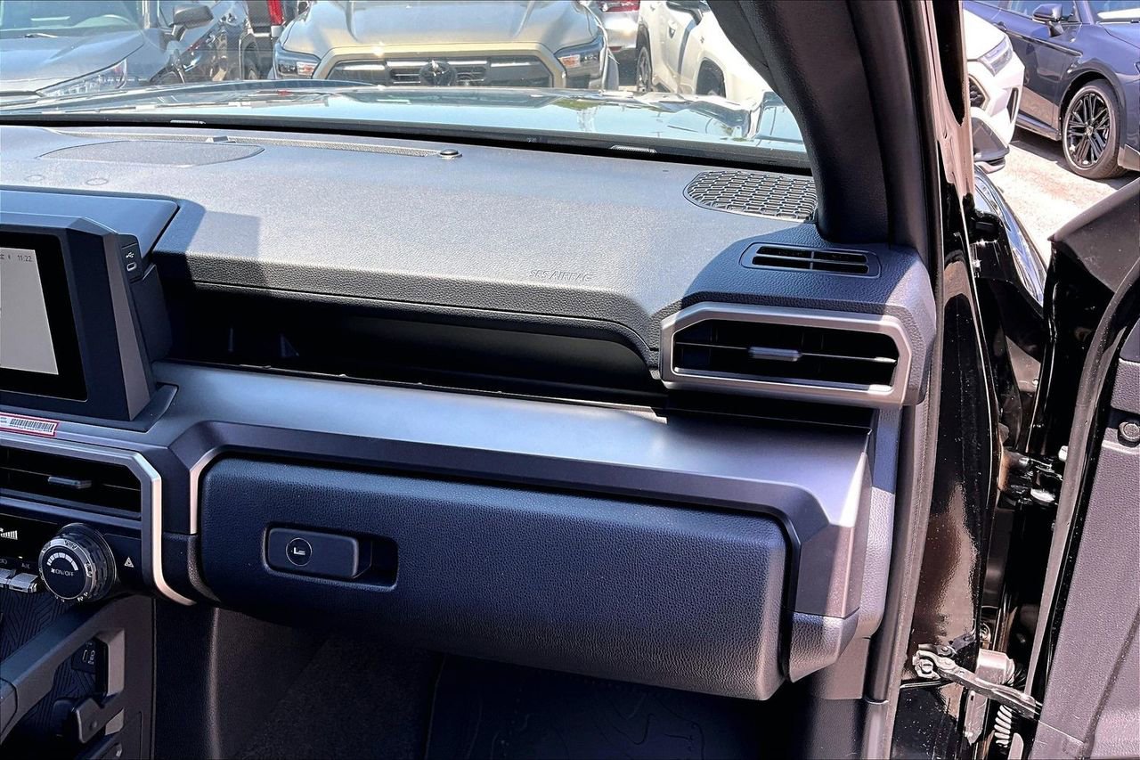 Used 2025 Toyota 4Runner SR5 AWD/4WD image 22