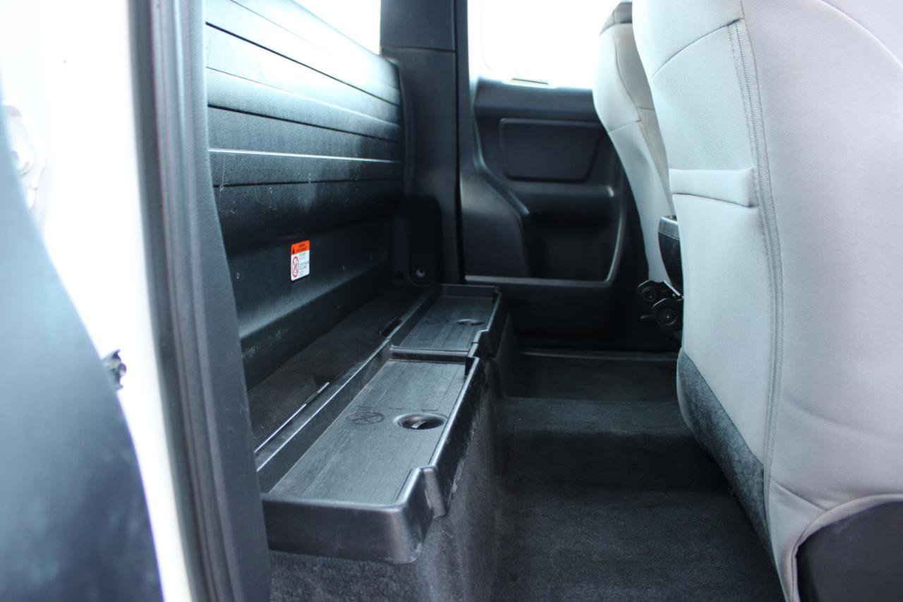 Used 2016 Toyota Tacoma SR image 39