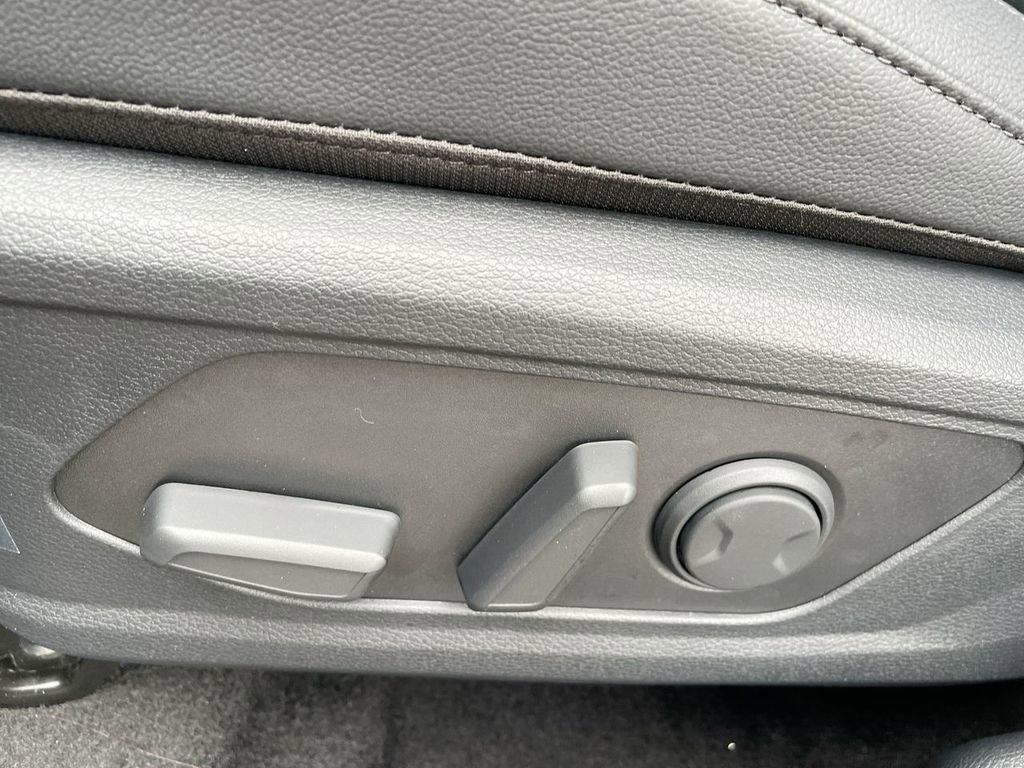 New 2026 Kia Sportage EX w/ EX Panoramic Sunroof Package image 37