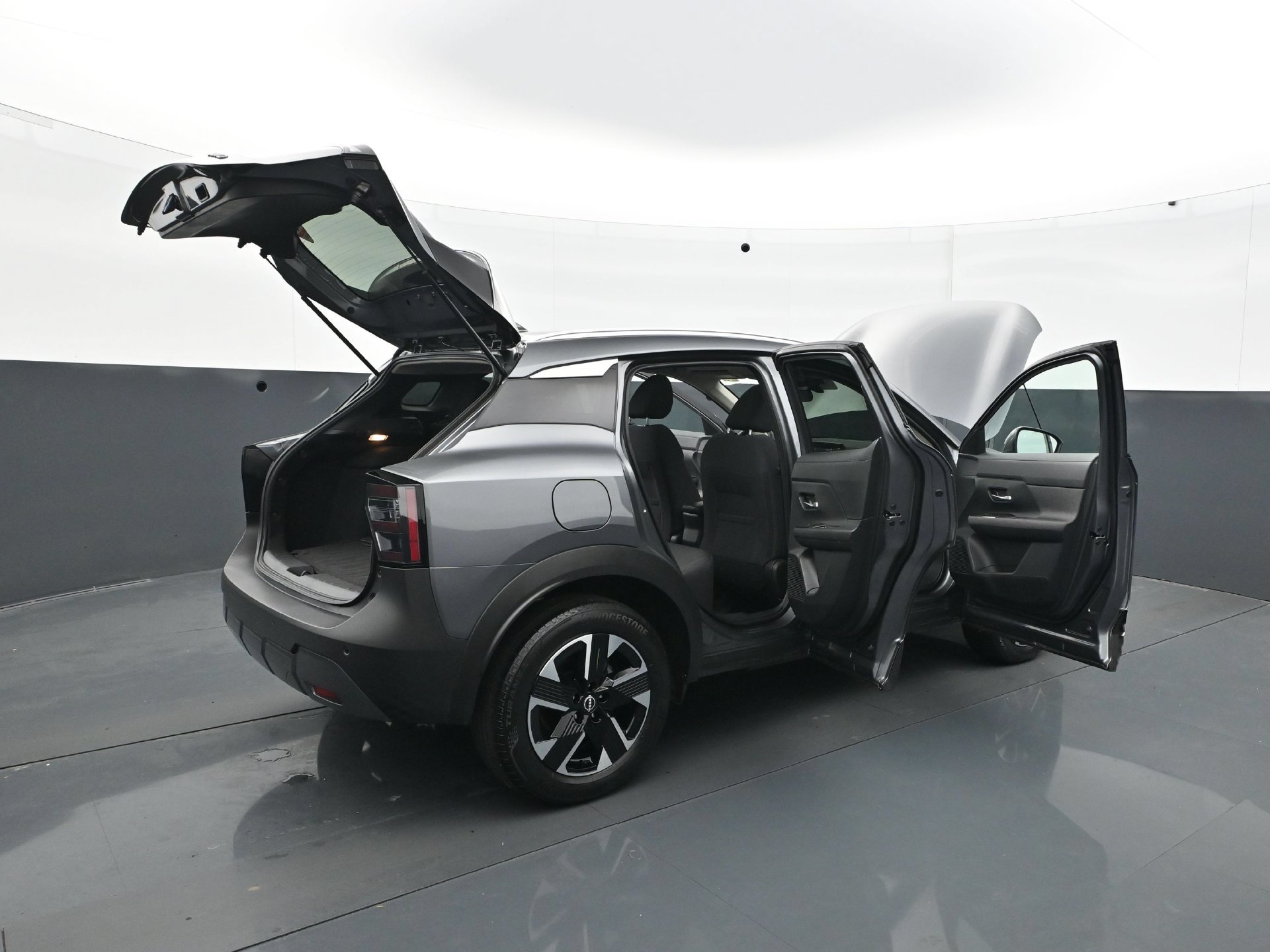 Used 2025 Nissan Kicks SV w/ SV Premium Package AWD/4WD image 34