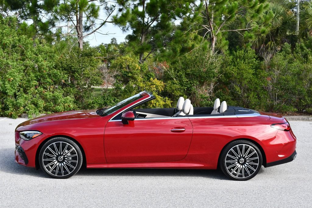 Used 2024 Mercedes-Benz CLE 300 4MATIC Cabriolet image 30