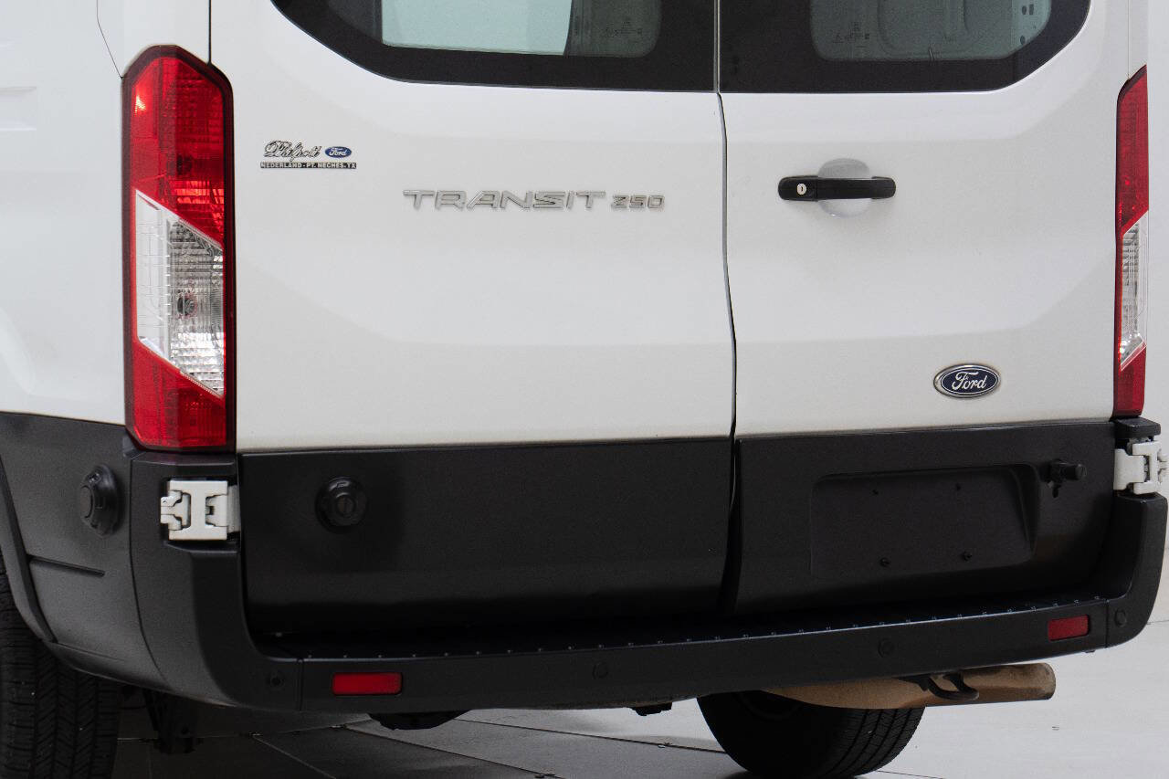 Used 2020 Ford Transit 250 250 3dr SWB Medium Roof Cargo image 20