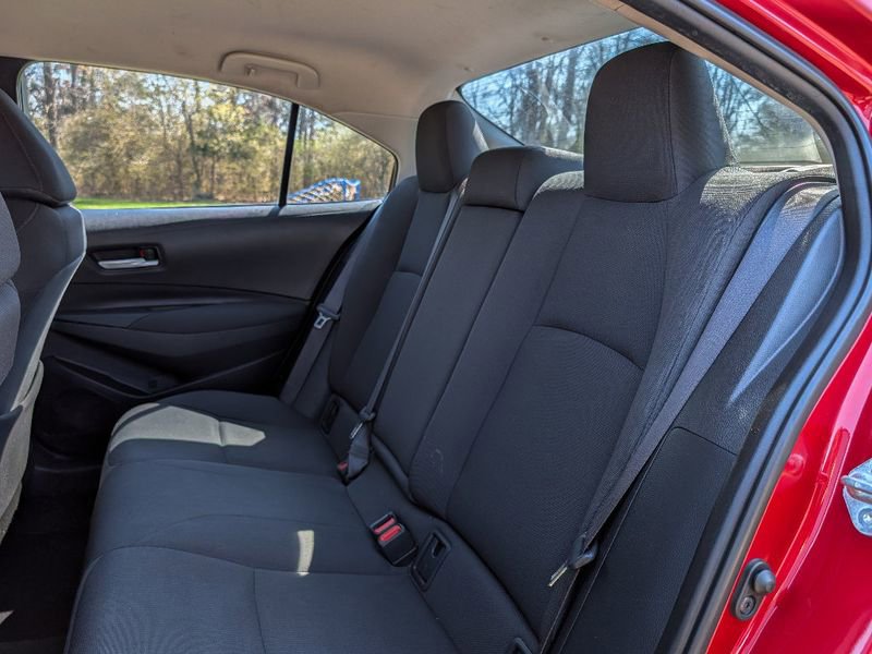 Used 2021 Toyota Corolla LE FWD image 14