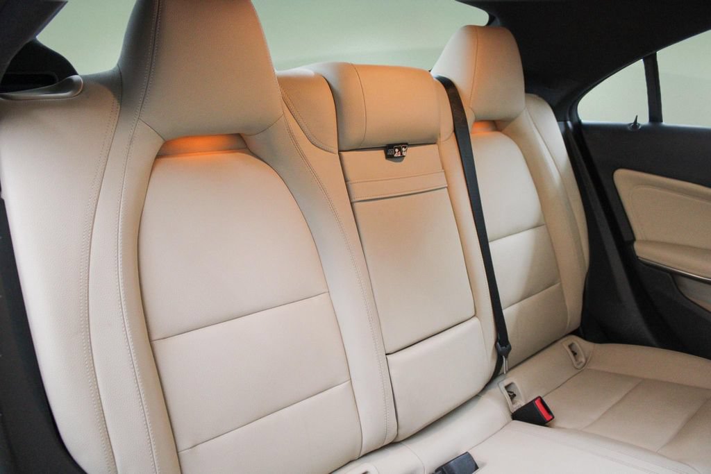 Used 2018 Mercedes-Benz CLA 250 image 28