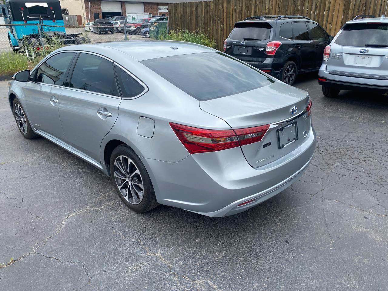 Used 2016 Toyota Avalon XLE Premium FWD image 8